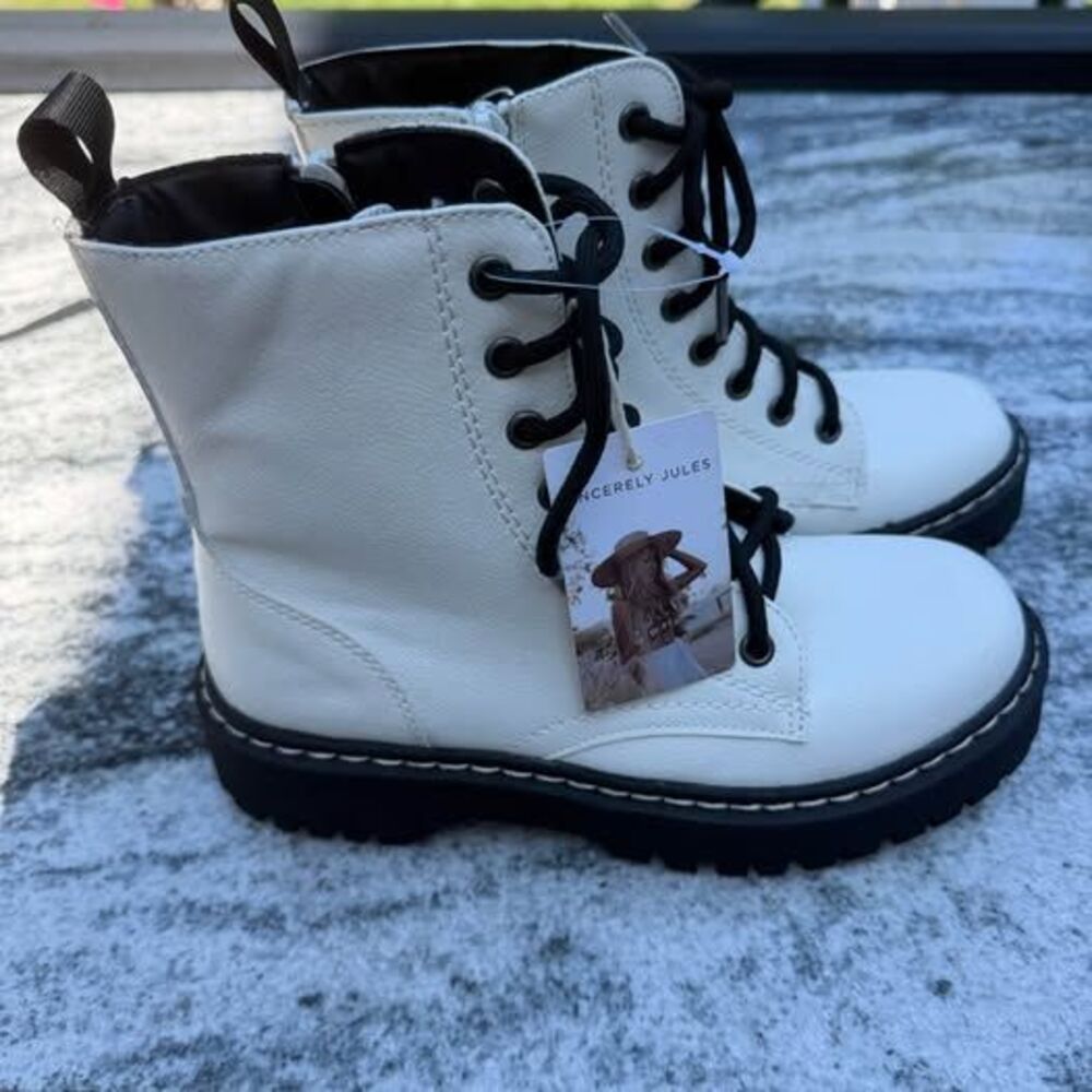 Sincerely Jules Harley White Platform Combat Boots – Size 6M